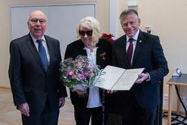 Landrat überreichte Bundesverdienstkreuz am Bande an Elisabeth Fittgen aus Dormagen